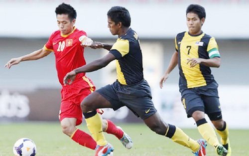 Video: U23 Việt Nam phối hợp tuyệt đẹp nhưng Văn Quyết bỏ lỡ cơ hội đáng tiếc