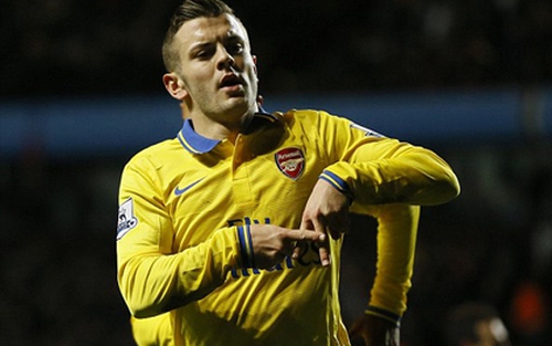 Wilshere rực sáng, Arsenal hạ Aston Villa 2-1 và trở lại ngôi đầu