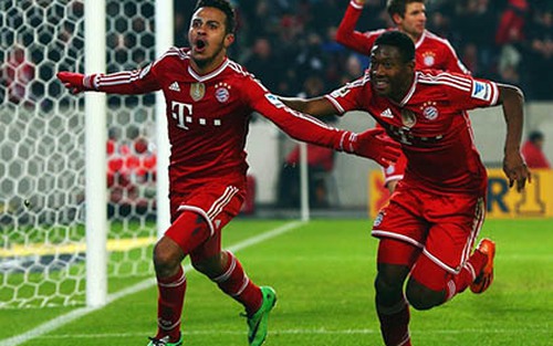 Thiago Alcantara lập 'siêu phẩm' vô-lê, Bayern cô đơn trên đỉnh
