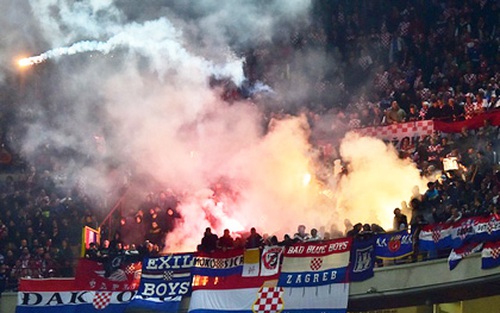 NÓNG: CĐV Croatia làm loạn ở San Siro