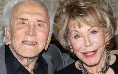 Huyền thoại Kirk Douglas ra tuyển tập thơ: Cảm hứng từ cuộc hôn nhân dài 6 thập kỷ