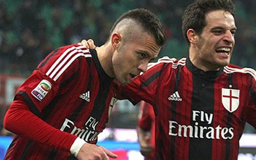 AC Milan 2-0 Napoli: Không Torres, Milan lại thắng tưng bừng