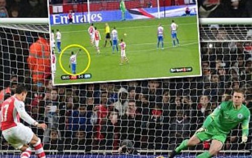 PHÁT HIỆN: Sanchez đá hỏng penalty vì bị đồng đội ở Chile ‘chỉ điểm'