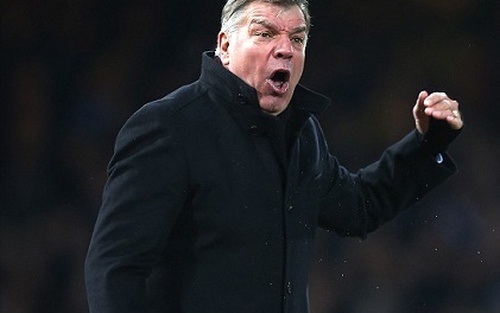 Sam Allardyce 'tố' trọng tài cướp không bàn thắng trước Arsenal