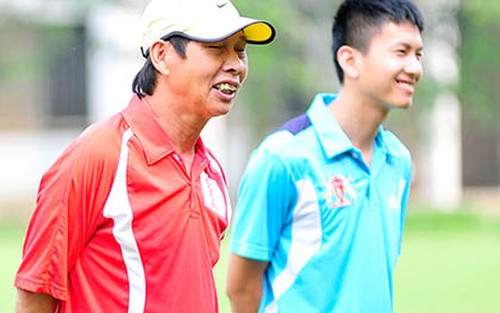 Ông Bùi Hữu Nam, HLV đội trẻ V.Ninh Bình: 'Trồng cây sắp tới ngày hái quả thì lại chặt bỏ'