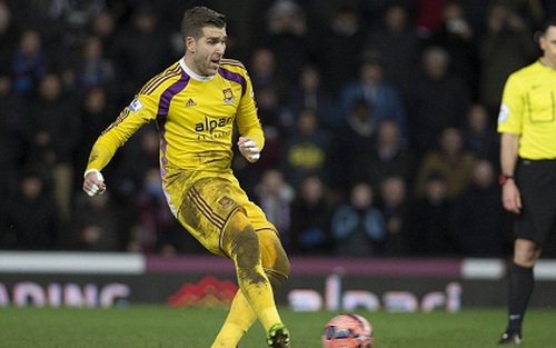 Thủ môn Adrian ghi bàn quyết định giúp West Ham hạ Everton ở FA Cup