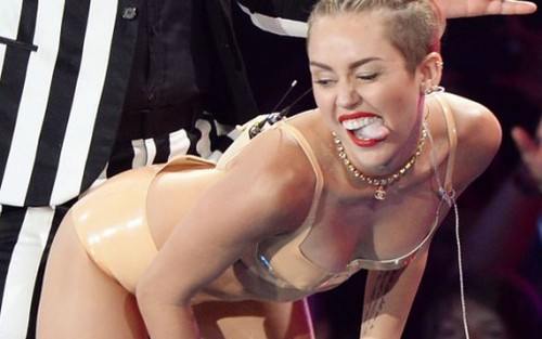 Miley Cyrus - ngôi sao 'đệ nhất chiêu trò'