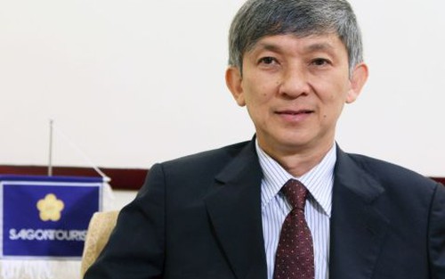 'Du ngoạn' biển đảo trên đường hoa