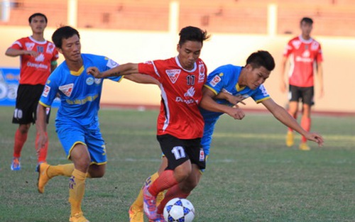 S.Khánh Hòa - ĐT.Long An 0-0: Thiếu bàn thắng, thừa thẻ vàng