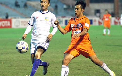 SHB Đà Nẵng - QNK Quảng Nam 1-1: Bù giờ 10 phút vì tranh cãi với trọng tài