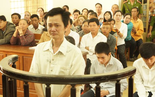 Gia đình thai phụ bị tông văng thai nhi xin mức án thấp nhất cho tài xế xe bồn