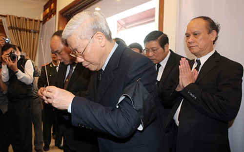 Các đồng chí lãnh đạo Đảng, Nhà nước viếng đồng chí Nguyễn Bá Thanh
