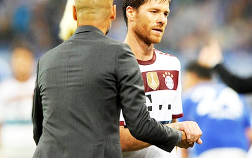 Pep Guardiola: ‘Xabi Alonso là hậu vệ tệ nhất trên thế giới’
