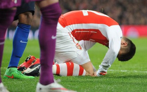 Berbatov mổ xẻ sai lầm của Arsenal