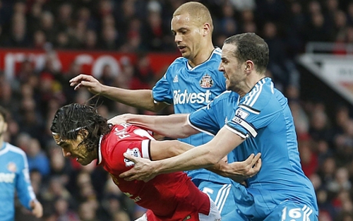 Sunderland kháng án thành công thẻ đỏ của Wes Brown trong trận gặp Man United