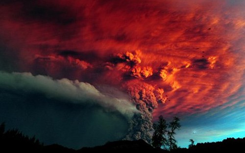 Núi lửa phun trào ở Chile khiến hơn 3.000 người phải sơ tán