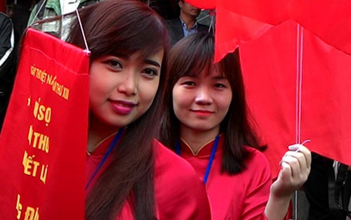 Ngày thơ Việt Nam ở Văn Miếu: 'May mà không có chuyện cướp thơ'