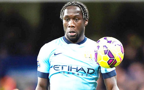 Bị thất sủng, Sagna cân nhắc rời Man City