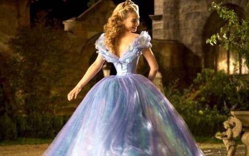 Phim 'Cinderella' chuẩn bị ra rạp: Lọ Lem có phải hình tượng đáng mơ ước?