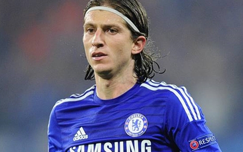 Atletico muốn mua lại Filipe Luis từ Chelsea