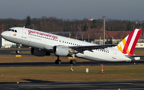 SỐC: Máy bay Airbus 320 số hiệu 4U9525 rơi tại Pháp trục trặc trước khi cất cánh