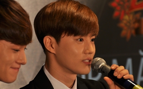 Sao Hàn EXO: “Chúng tôi ăn nhiều phở để hát tiếng Việt hay hơn”