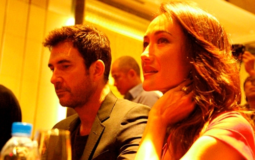 Chùm ảnh: Maggie Q tươi tắn bên vị hôn phu ở Hà Nội
