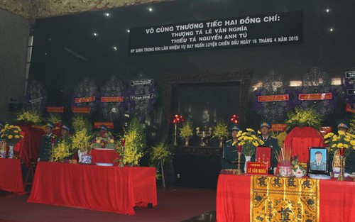 Lễ tang hai phi công Su-22: Tro cốt các anh 'trở về' quê nhà