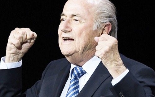 Thế giới tổng tấn công Sepp Blatter: 'Ngày u tối của bóng đá. Nếu còn liêm sỉ, Blatter nên từ chức'