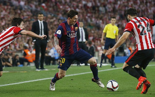 10 pha solo kinh điển của Lionel Messi