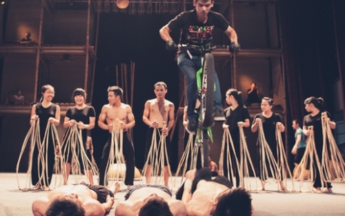 'À Ố Show' diễn miễn phí cho trẻ em nghèo