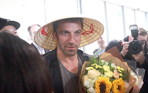 Alesssandro Del Piero đến Việt Nam: Vượt 1.600km bằng ô tô để đón Del Piero