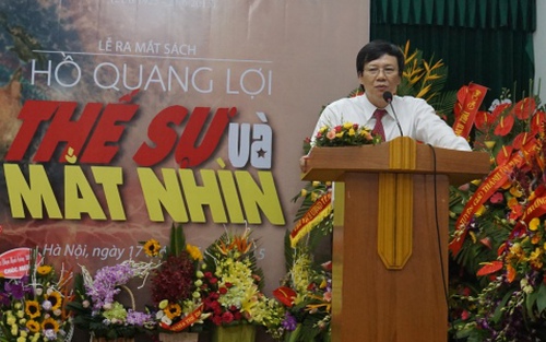 'Thế sự và mắt nhìn' qua ngòi bút Hồ Quang Lợi