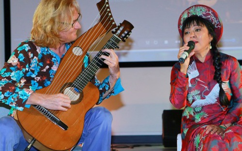 Hương Thanh trở lại khác lạ