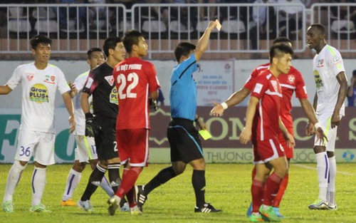 HAGL khổ sở vì ngoại binh