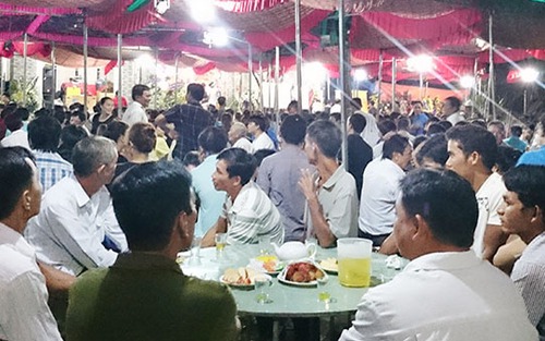 Hàng ngàn người đến đám tang chia buồn với gia đình nạn nhân vụ thảm sát 6 người ở Bình Phước