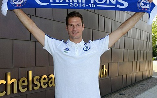 Chelsea CHÍNH THỨC chiêu mộ thủ môn Begovic với giá 8 triệu bảng