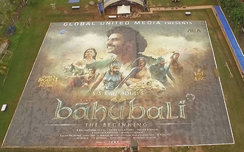 Áp-phích phim sử thi Ấn Độ Baahubali lập kỷ lục Guinness Thế giới