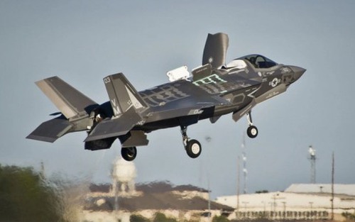 Mỹ thở phào vì 'siêu máy bay' F-35 không đắt như dự kiến
