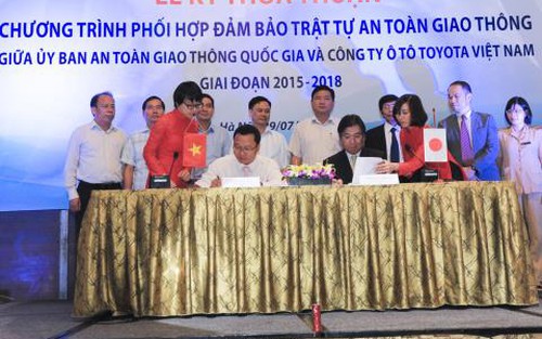 Kêu gọi không dùng điện thoại di động khi lái xe ô tô