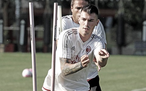 Khoác áo Lazio khi đến Milan, Romagnoli bị dọa giết