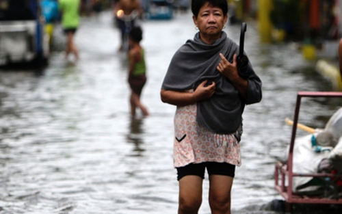 Tàn phá xong Philippines, bão Goni tràn vào miền Nam Nhật Bản