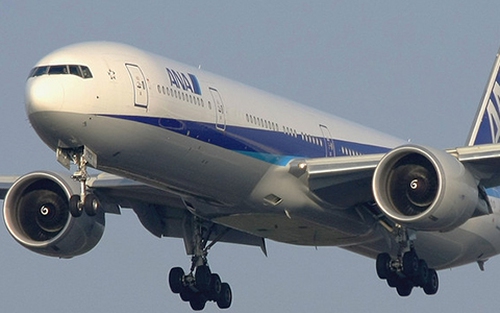 Boeing 777 hạ cánh khẩn cấp ở Nhật Bản vì động cơ 'tỏa hơi nóng' bất thường