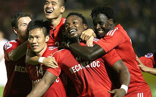 BXH vòng 23 V-League 2015: Bình Dương hơn Thanh Hóa 5 điểm. HAGL có cơ hội trụ hạng