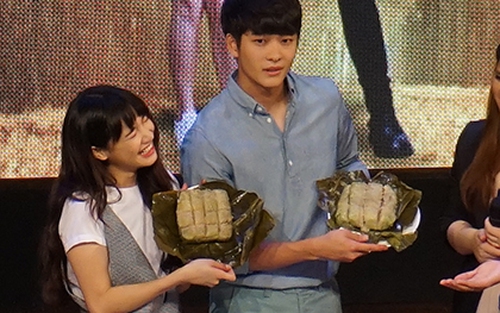 Kang Tae Oh, Nhã Phương khiến fan Hà Nội phát cuồng