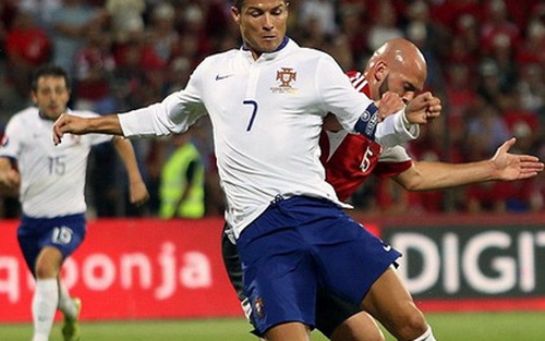 FIFA thống kê: Tổng chi phí tiền lương cao hơn chi phí chuyển nhượng cầu thủ toàn cầu