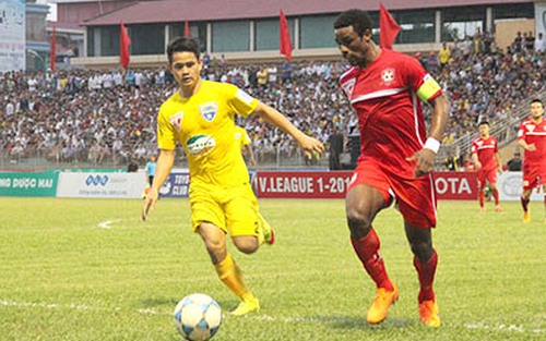 Thua đau tại sân nhà, FLC Thanh Hóa mất ngôi nhì bảng