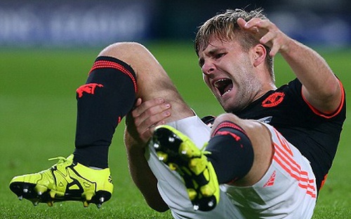 Luke Shaw phẫu thuật thành công, ở lại Hà Lan trị thương