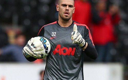 Chelsea ngắm Victor Valdes để thay thế cho… Courtouis