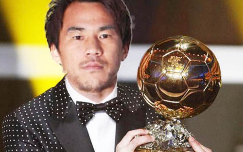 Chuyện hài của FIFA: Shinji Okazaki tranh Quả bóng Vàng với Lionel Messi, Cristiano Ronaldo